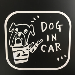DOG IN CAR＊カーステッカー【スマブルちゃん】 1枚目の画像