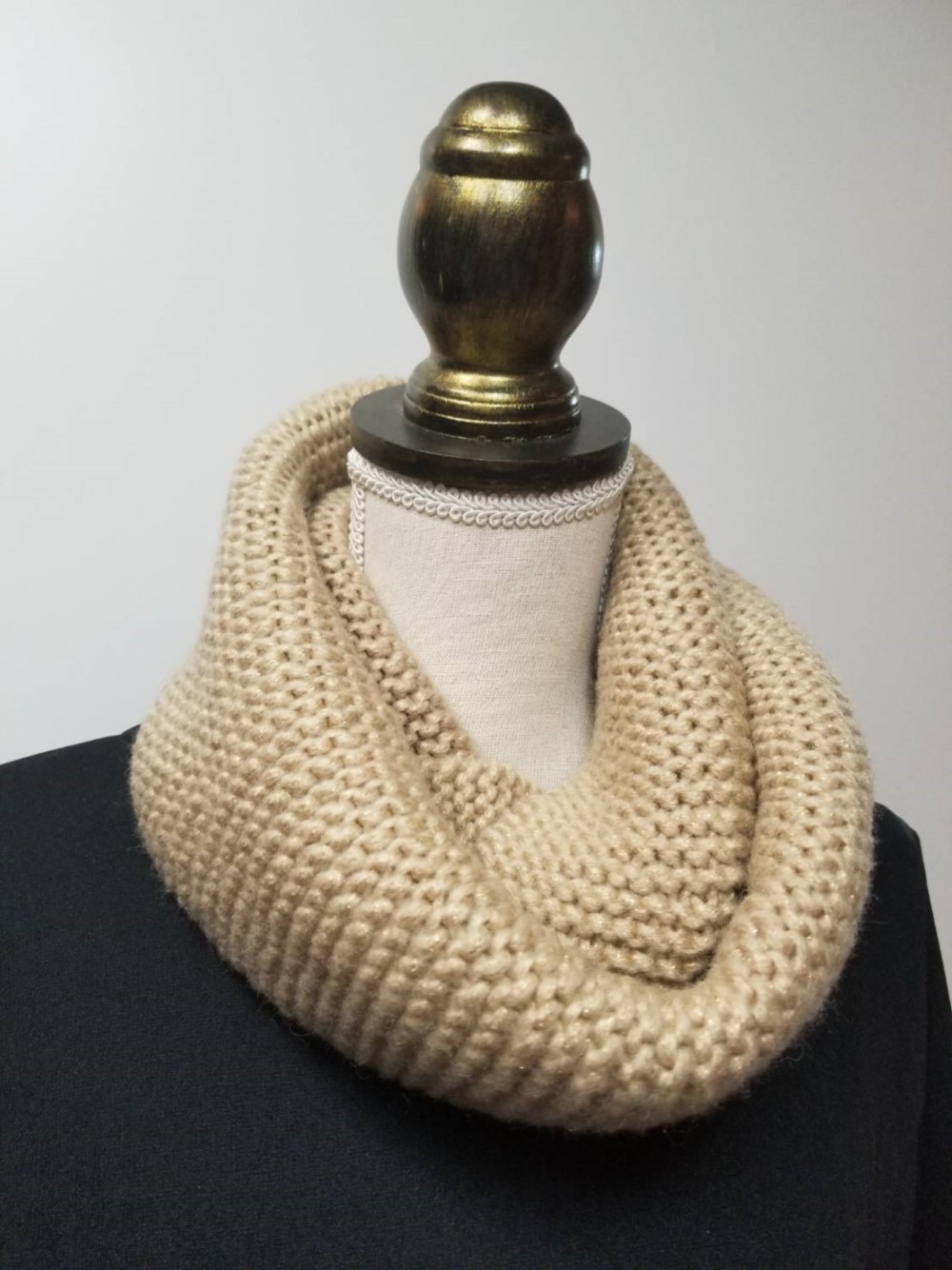 E7F【クリスマスギフト】ベージュ×ゴールドラメが大人かわいい/コンパクトスヌード【送料無料】