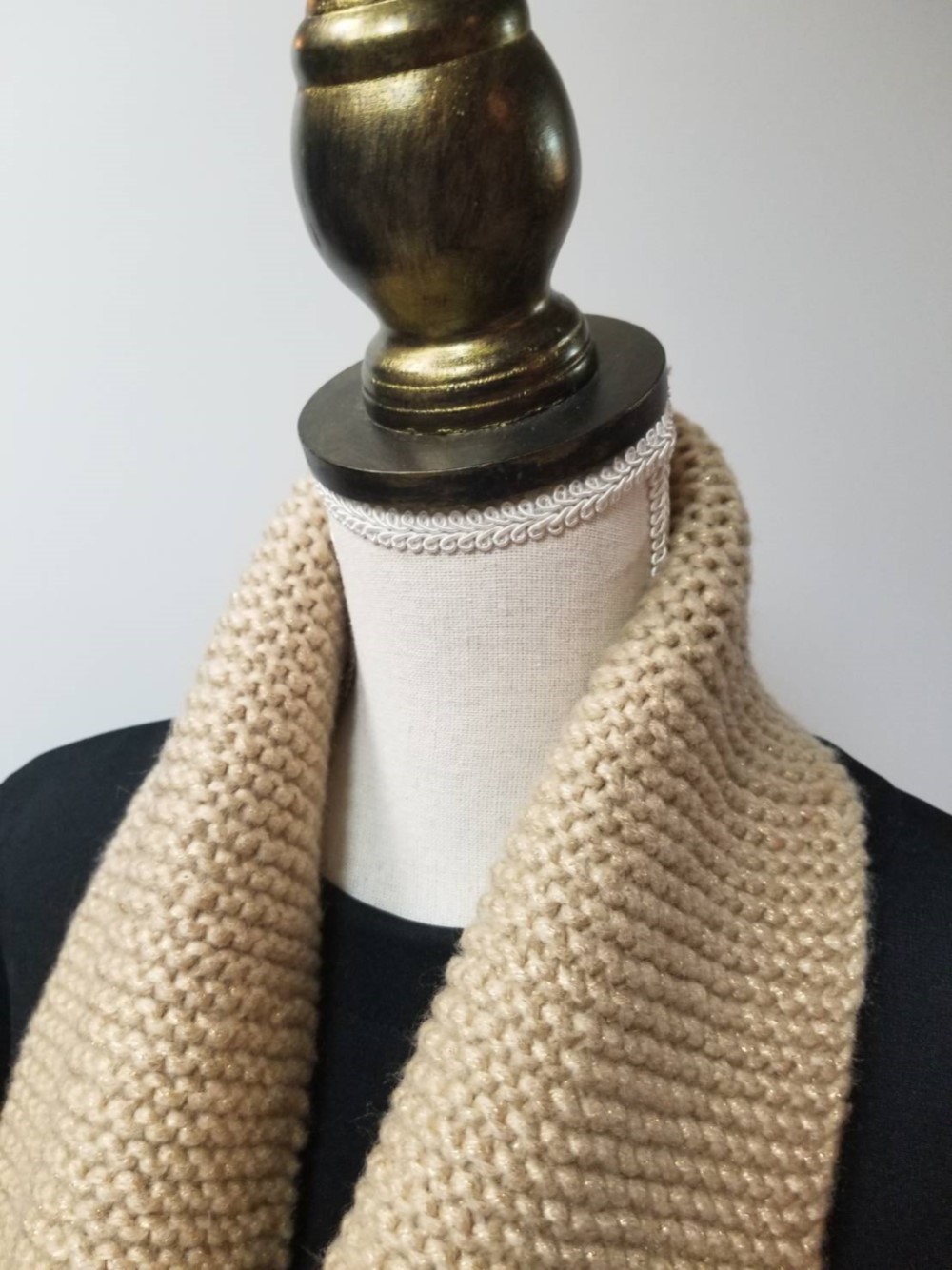 E7F【クリスマスギフト】ベージュ×ゴールドラメが大人かわいい/コンパクトスヌード【送料無料】