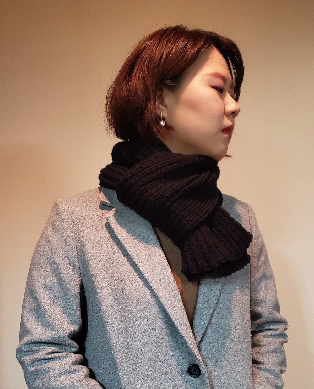 E103M【クリスマスギフト】ブラックがおしゃれ。立体感のあるリブ編みマフラー/ピュアメリノウール100％【送料無料】