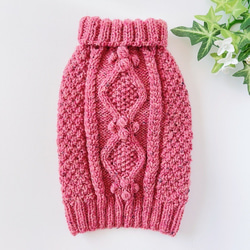 犬服　手編みセーター　濃いピンク　胴回り36cm 1枚目の画像