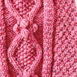 犬服　手編みセーター　濃いピンク　胴回り36cm 4枚目の画像
