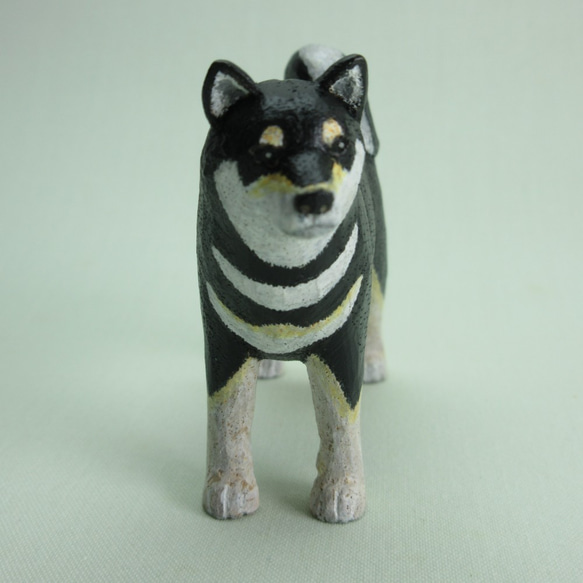 新作商品 木彫りの黒柴犬 その他置物 村山木彫工房 通販 12934272｜Creema 彫刻