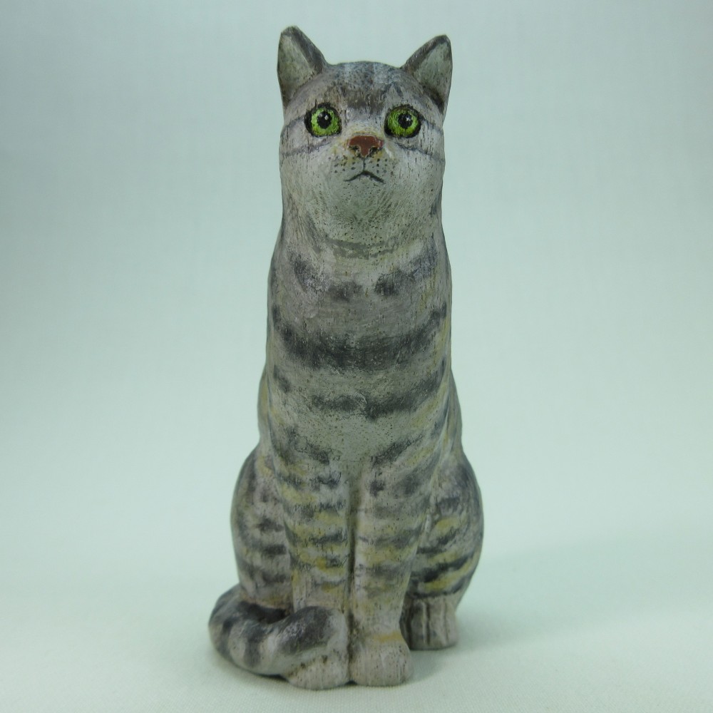 木彫りのキジトラ猫 しっぽ巻きすわり その他置物 村山木彫工房