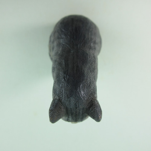 木彫りのキジトラ猫 しっぽ巻きすわり その他置物 村山木彫工房