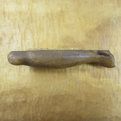 シロイルカ（ベルーガ）の木彫ペーパーウェイト（片面） 9枚目の画像