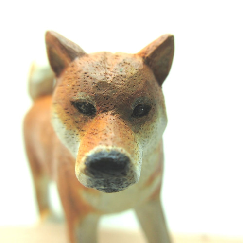 木彫りの柴犬 1