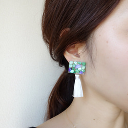 方形綠色樹脂耳環 第3張的照片
