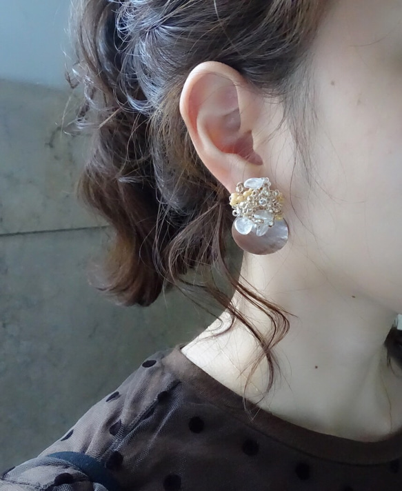 floret earring オーロラ×シェル 3枚目の画像