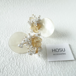 floret earring　淡いグレー×ゴールド ×ホワイトシェル 3枚目の画像