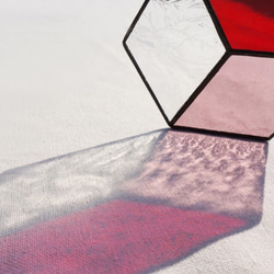 杯墊 置物墊 掛飾 玻璃鑲嵌『LUMIROOMI 正負空間』六角紅 第2張的照片