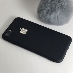 ブラックソフトケースにキラキラスワロフスキーのリンゴ iPhoneケース 1枚目の画像