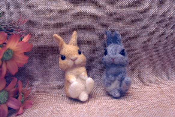 羊毛氈放輕鬆兔兔 擺飾/鑰匙扣 第2張的照片