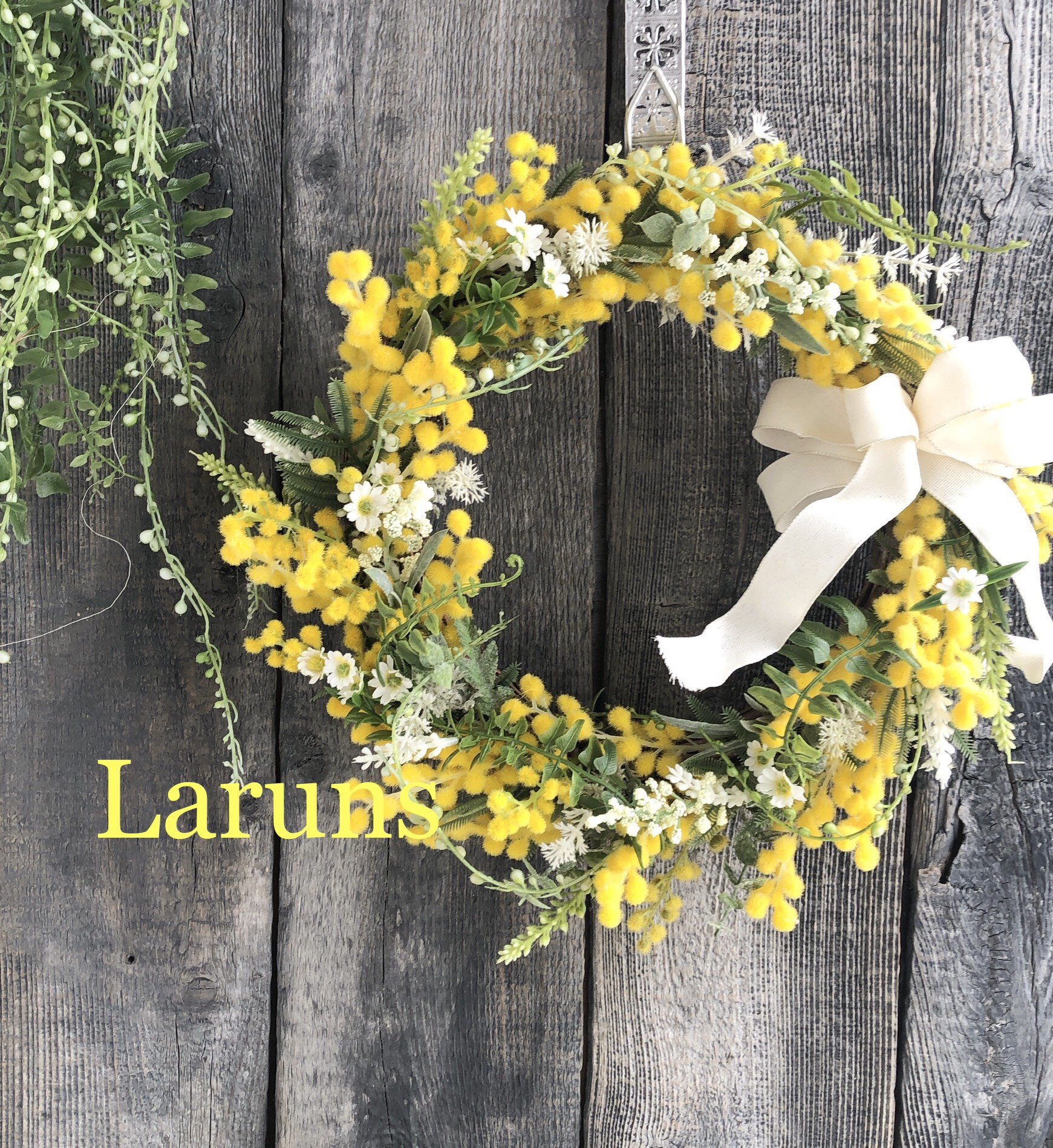 ミモザとグリーンの春色リース 小花たちを添えて♡