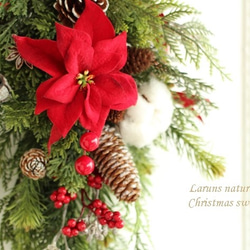 クリスマススワッグ　アーテフィシャルフラワー赤いポインセチアと木の実 4枚目の画像