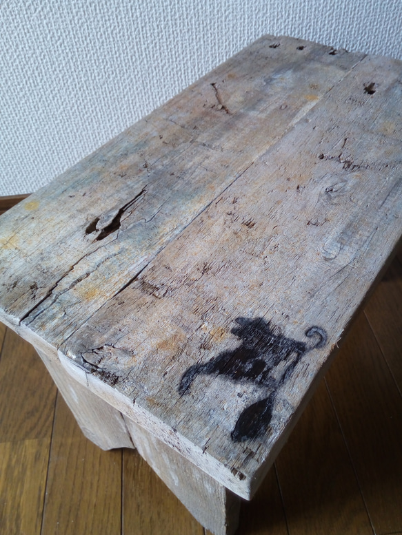 シャビーシック 古木のミニテーブル 3枚目の画像