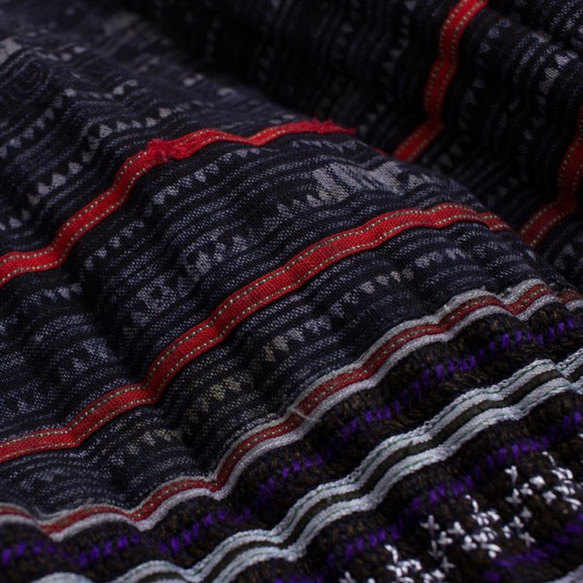 モン族刺繍スカート　プリーツフレアスカート * 刺繍 * 古布 * エスニック 8枚目の画像