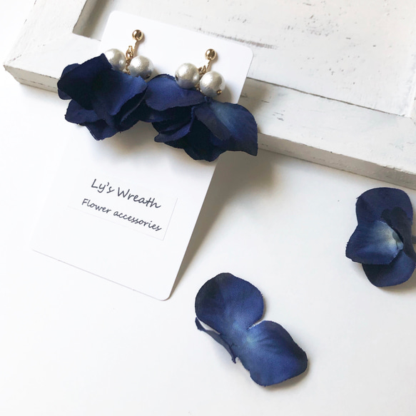 『Creema春の福袋』ブルー紫陽花イヤリング&ヘアゴムの2点セット 2枚目の画像