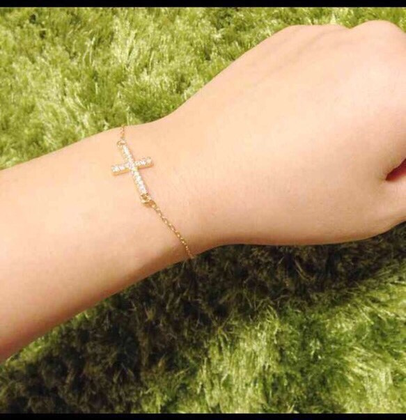 cross bracelet 2枚目の画像