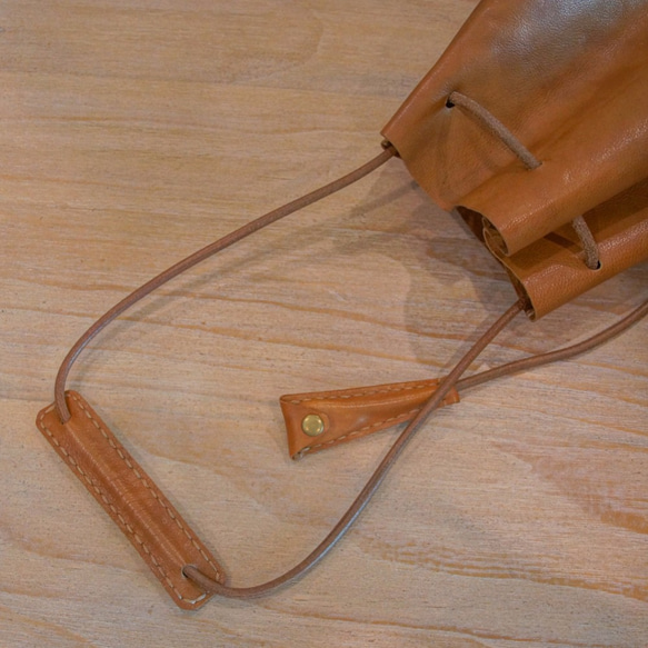 牛皮繩 真皮繩 圓皮繩 4mmx1公尺 咖啡色 原色 DIY材料 水桶袋拉繩 編織線 飾品配件 第3張的照片