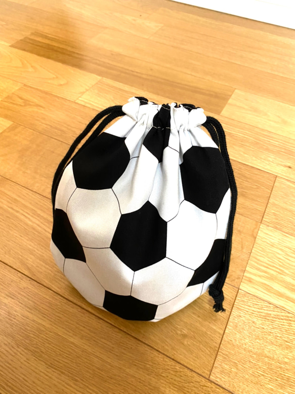 入園入学2024 サッカーボール柄　巾着とランチョンマットセット　サイズオーダー可能 3枚目の画像
