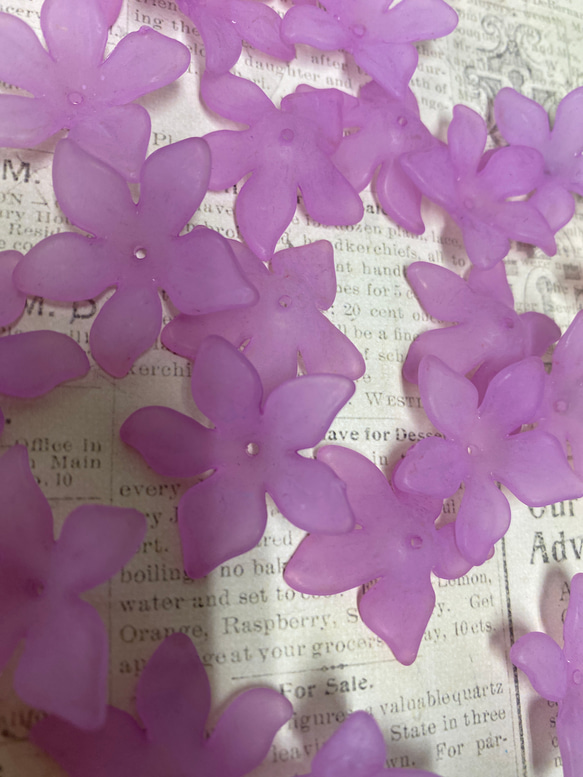 フラワーフレーム　ビーズ　10個 花型　薄い紫 3枚目の画像