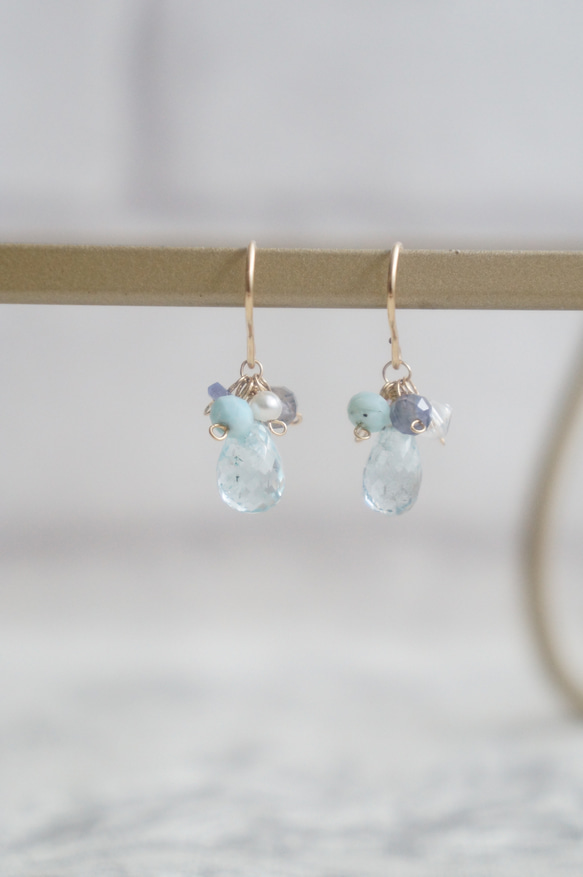 天然石で優しいブルーなピアス ピアス（フック・チェーン） bijoux 