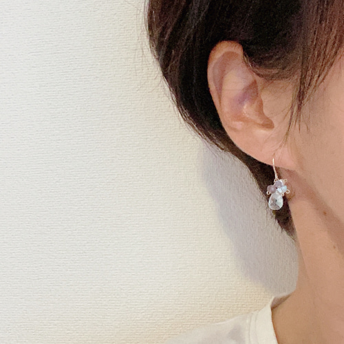 天然石で優しいブルーなピアス ピアス（フック・チェーン） bijoux 