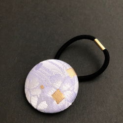 京都 西陣織 紫流水桜柄くるみボタンヘアゴム 4枚目の画像