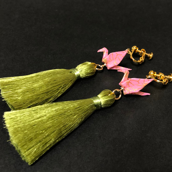 春色 ピンク麻の葉柄の折り鶴絹糸タッセル イヤリング/ピアス 3枚目の画像