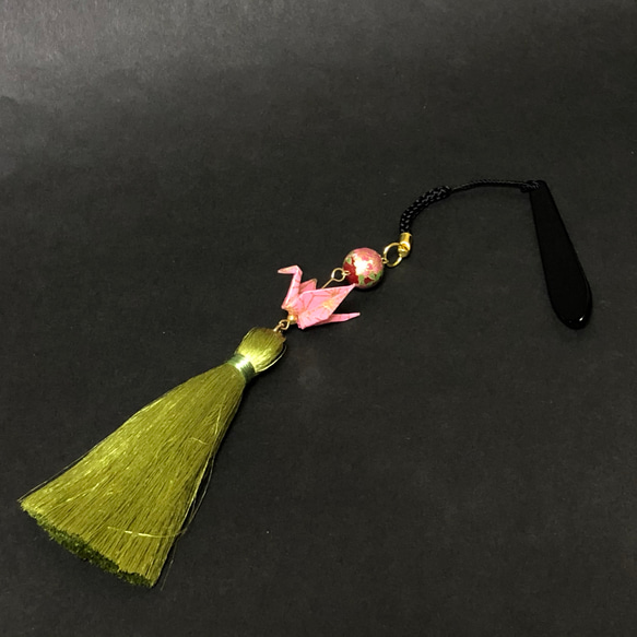 春色 ピンク麻の葉 折り鶴 × 絹糸タッセル の 根付ストラップ 1枚目の画像