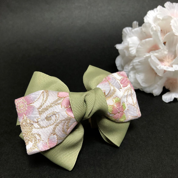 京都 西陣織 大ぶりうすピンク桜柄 ×抹茶 トリプルリボンクリップ ～春color〜 3枚目の画像