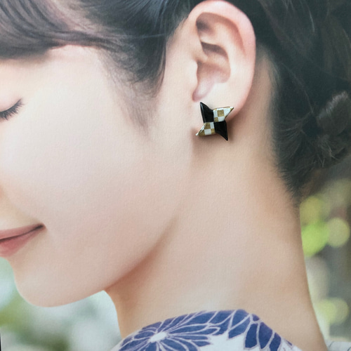 忍者の手裏剣ピアス(市松白金×黒) ＊受注生産品＊【 友禅和紙 