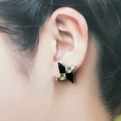 忍者の手裏剣ピアス(市松白金×黒) ＊受注生産品＊【 友禅和紙  