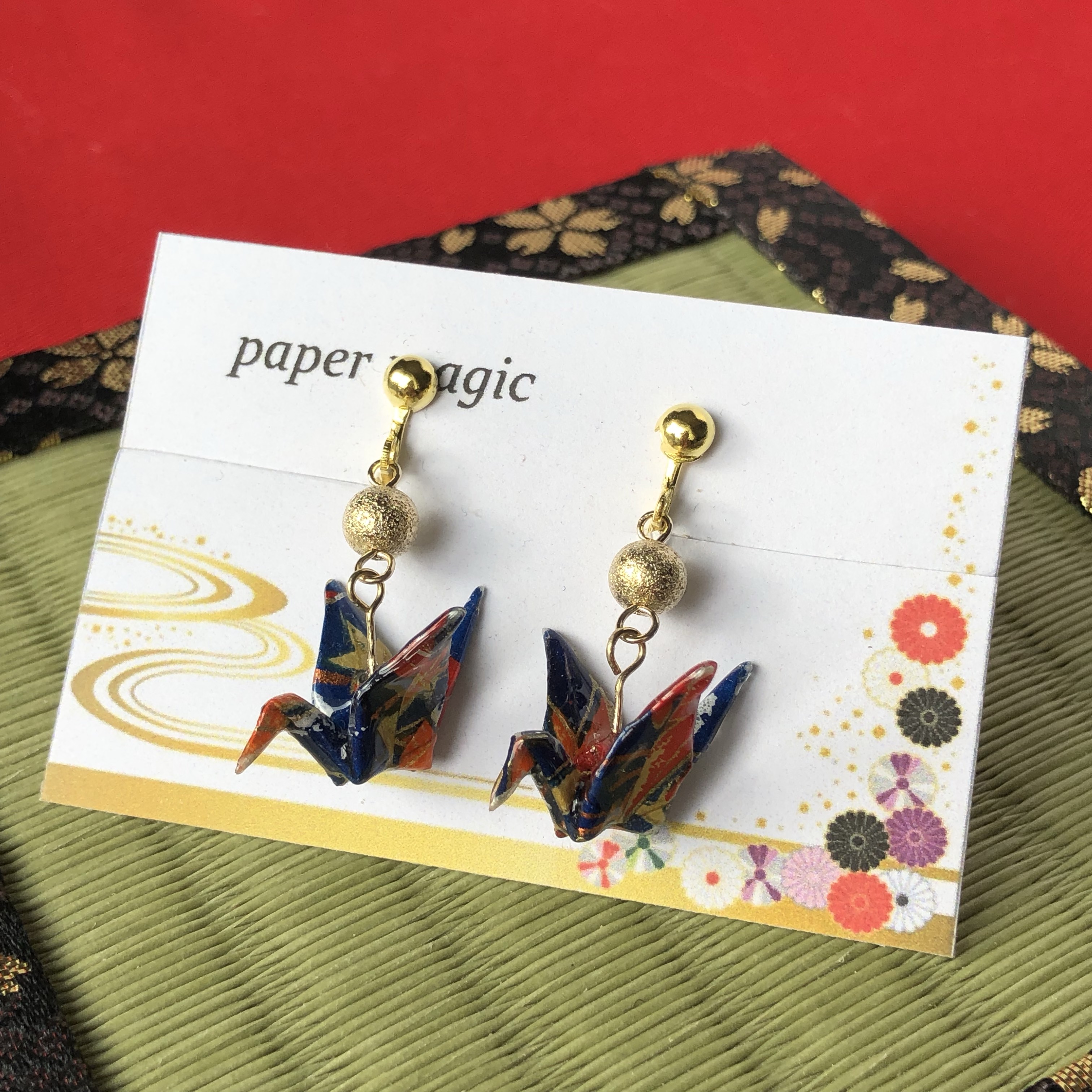 友禅 和風カラー 折り紙 折り鶴 三角 傘 ピアス セット （紅） 友禅 和風カラー 折り紙 折り鶴 三角 傘 ピアス セット （紅