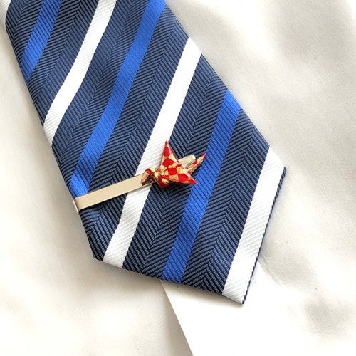 鶴のネクタイピン(赤金市松) 【 友禅和紙 × ORIGAMI アクセサリー