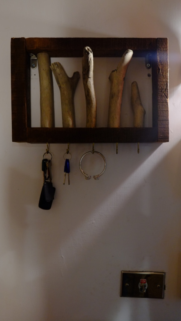 漂流木畫框掛架 Drift Wood Hanger 第3張的照片