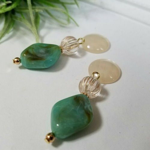 stcat風 大振り ライムgreenヴィンテージ♡ピアス/イヤリング ヴィンテージ風 大ぶりピアス/大ぶりイヤリング ピアス（その他
