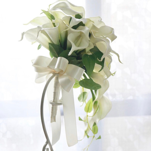 カラーを使ったセミキャスケードブーケ その他オーダーメイド