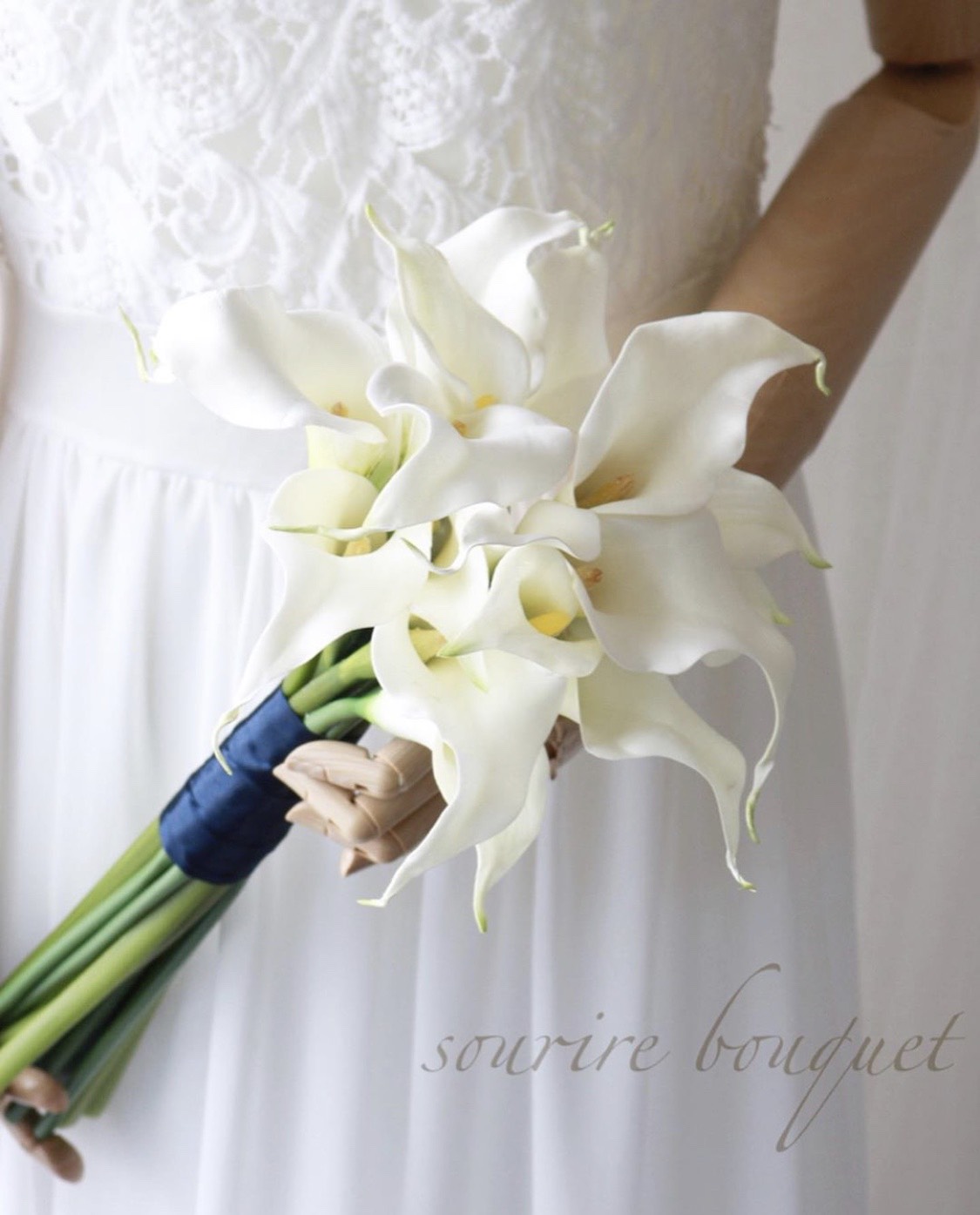 カラーのクラッチブーケ