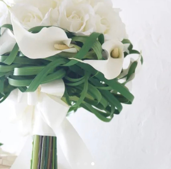 白バラのデザインブーケ 