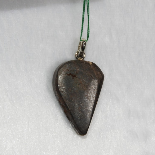 新作！貴重！宇宙からの使者！コンドライト隕石のペンダント！幸運を  