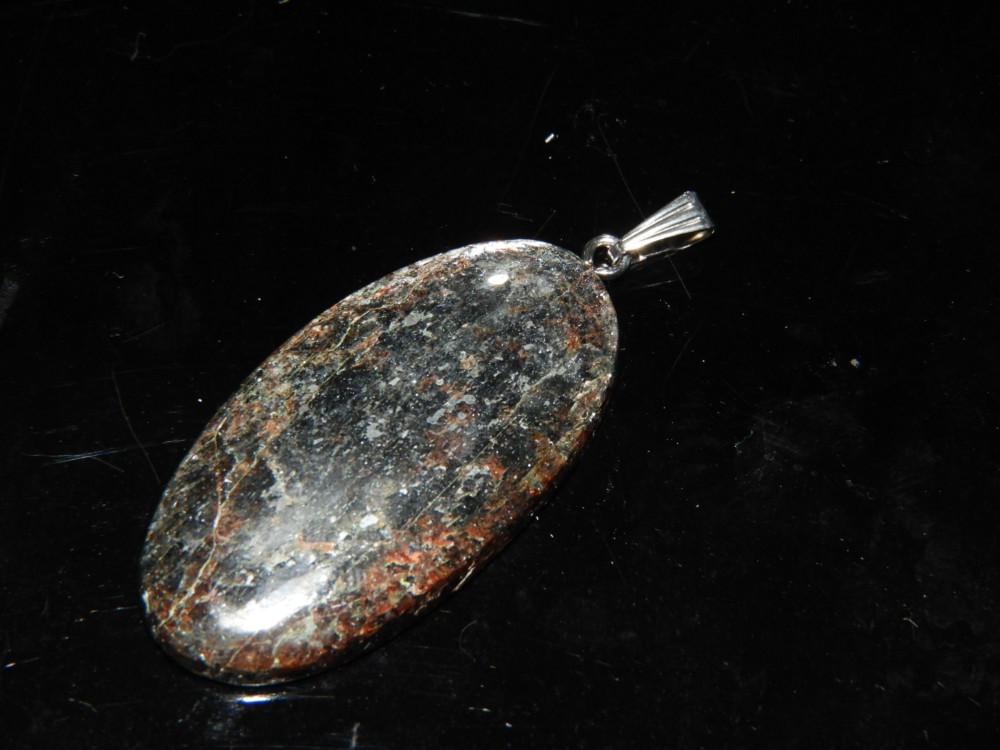 ダークブルーのシックな輝き、未来を導くカイヤナイトペンダント！メイドインジャパン　天然石 9