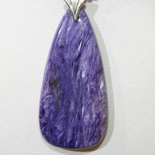 三大ヒーリングストーンの一つ！最高級チャロアイトのペンダントトップ  