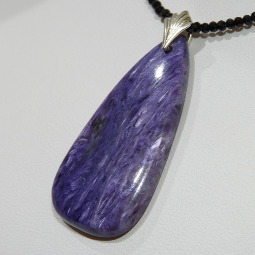 三大ヒーリングストーンの一つ！最高級チャロアイトのペンダントトップ  