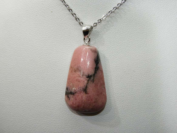 貴重！かわいいナチュラルピンクの石！大分県産ロードナイトペンダント！メイドイン＆フロムジャパン　天然石 3枚目の画像