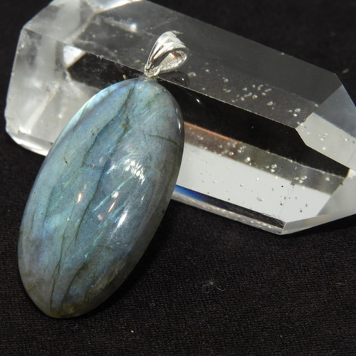 ❤　アンティーク調　天然石（宝石）とガラスのムードランプ✨✨ 魅惑の色変化！見る方向で色が変わる神秘的なラブラドライト