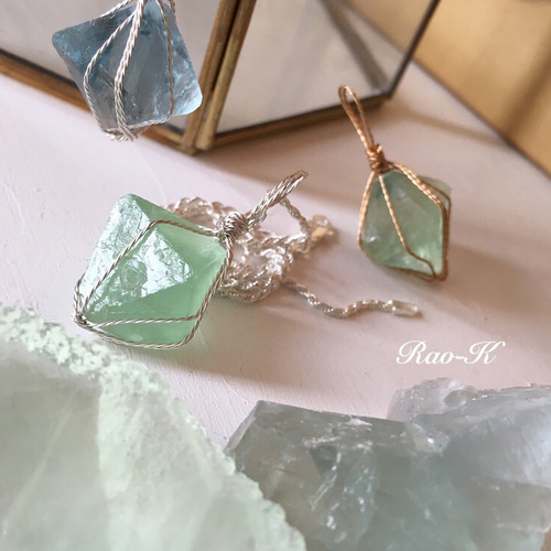 専用❤︎イエローブラウンフローライト❤︎ペンダントトップ(﹡ˆᴗˆ﹡)♩♫ ✨フローライトのペンダントトップ ペンダントトップ Rao-K 通販