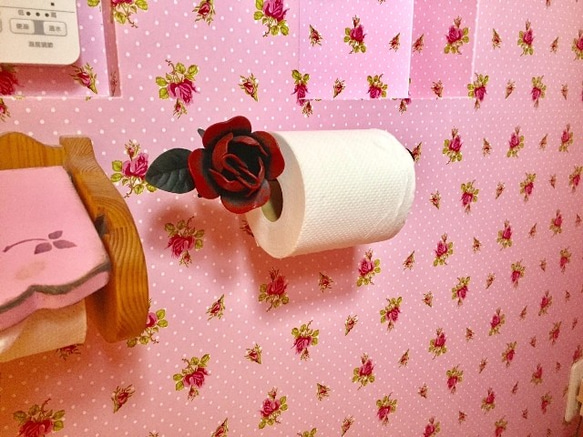 訂購生產鐵製玫瑰衛生紙架廚房紙架作為毛巾架 第1張的照片