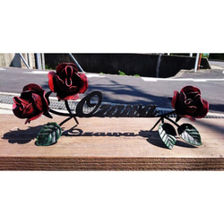 【受注製作】国産☆ アイアン製 豪華な薔薇の表札 スリーローズ バラ アンティーク調 二世帯ネームプレート 新築 贈り物 1枚目の画像